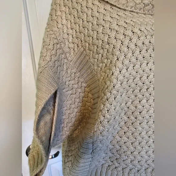 The Limited Cowl Neck Tan Short Sleeve Batwing Sweater Women's Size S - Picture 5 of 14